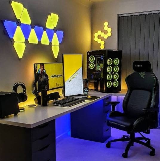 cyberpunk setup with nanoleaf pannels