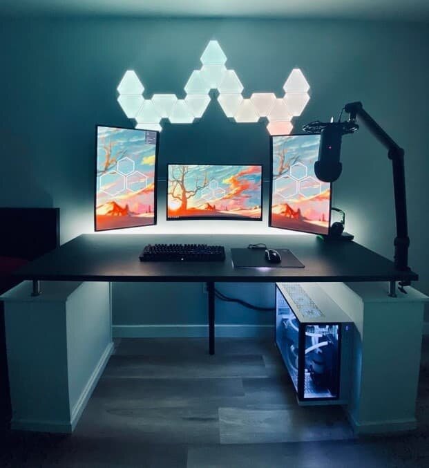 polyscope themed night mode battlestation setup