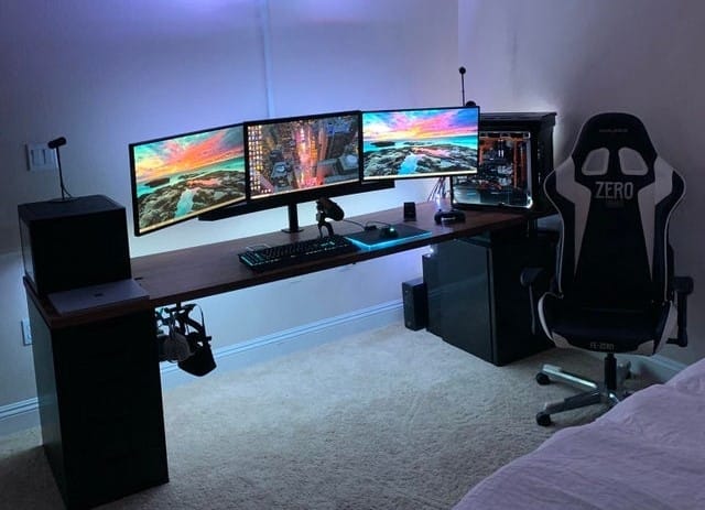 triple monitor desk setup